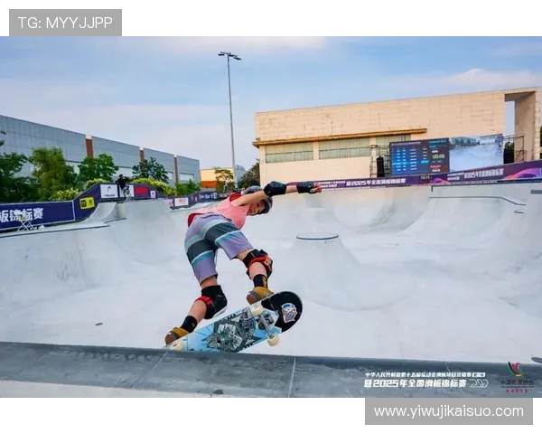 北京滑板队在世界攀岩锦标赛中以56分稳居积分榜首位