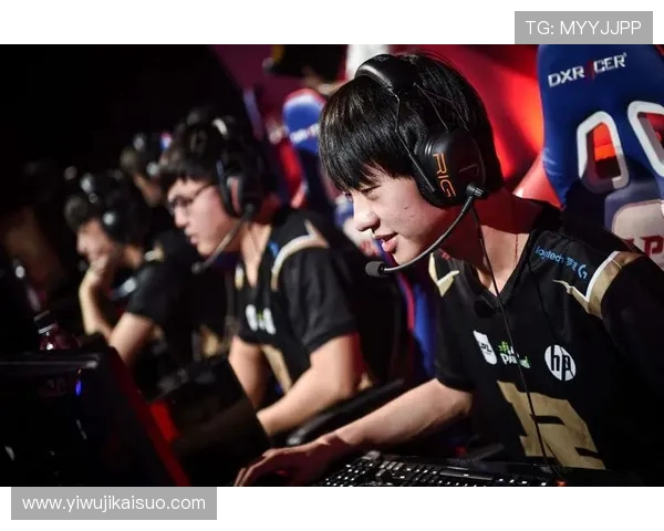 英雄联盟盛宴：深入解析RNG战队的默契配合与团队精神