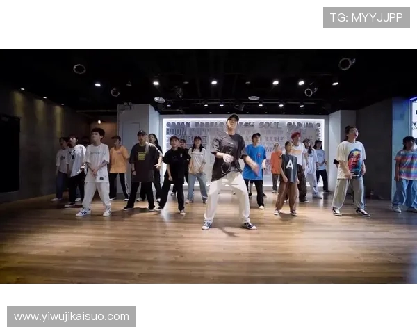 西安街舞队的阵地战揭秘：热潮背后的文化与竞争分析