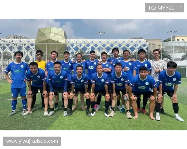 激情燃动绿茵赛场凝聚团队力量展现拼搏精神谱写体育荣耀新篇章