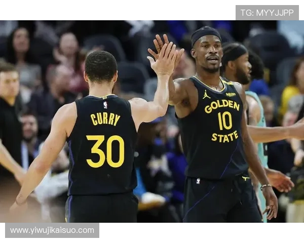 勇士与快船激战正酣央视网全程直播精彩瞬间不容错过