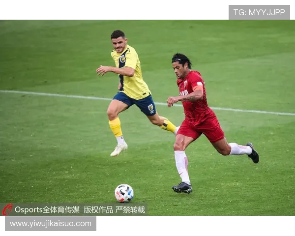 威斯特曼与托立马体育的精彩对决揭示足球战术的魅力与较量